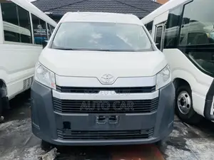 Toyota HiAce 2021 White