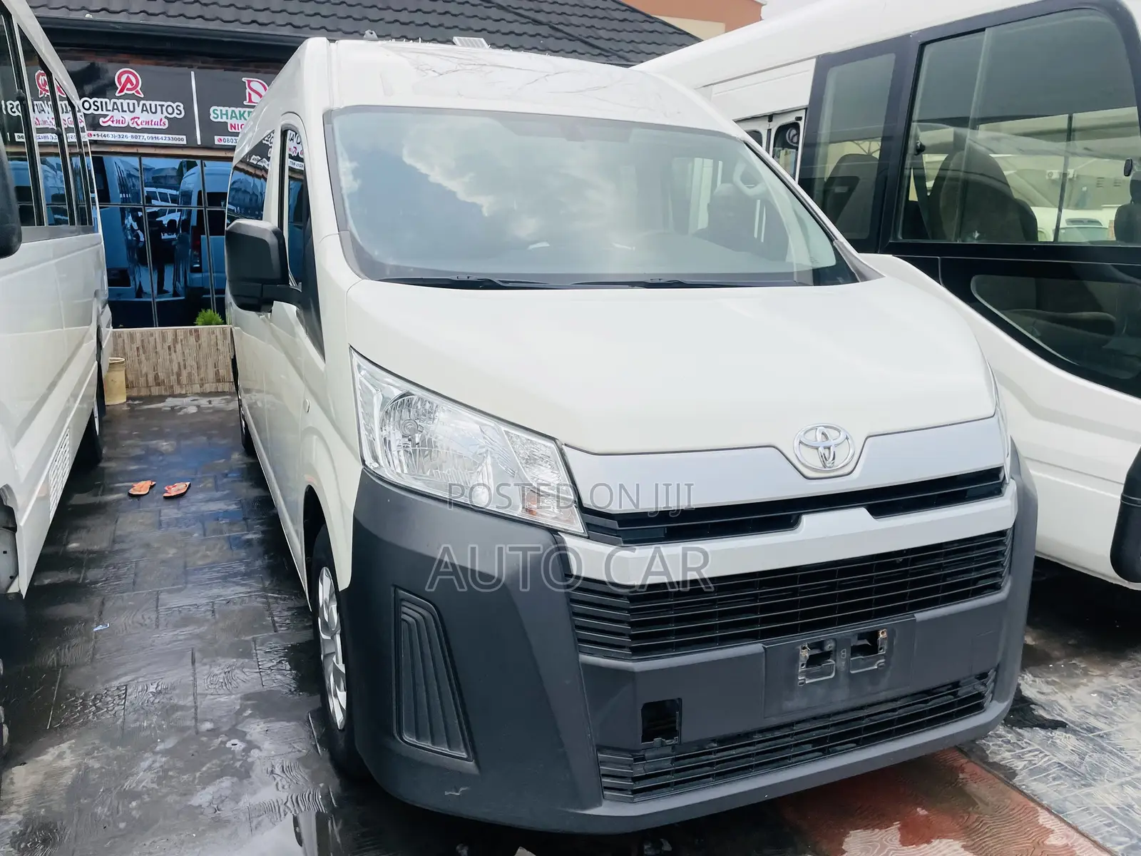 Toyota HiAce 2021 White