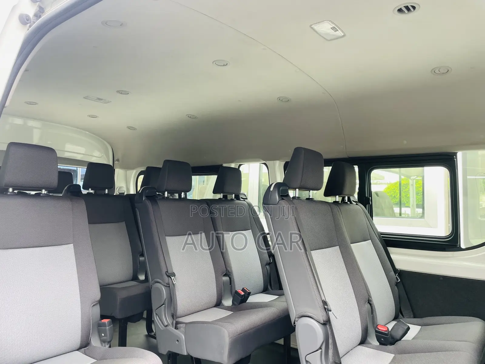 Toyota HiAce 2021 White