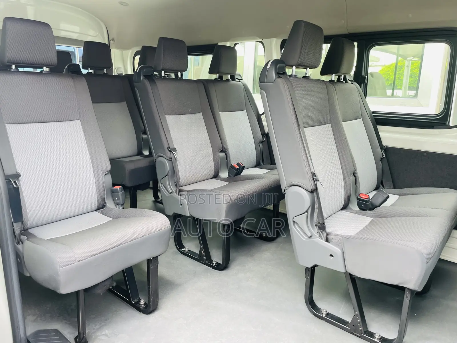 Toyota HiAce 2021 White