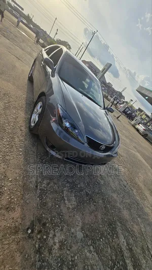 Toyota Camry 2006 Gray