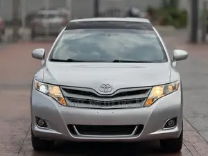 Toyota Venza 2010 Silver