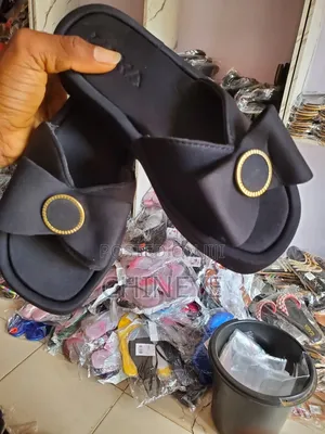 Fashion Shoes for Both Men and Women