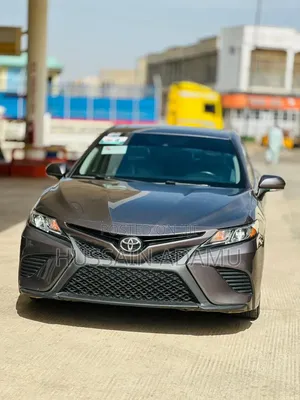 Toyota Camry 2018 Gray