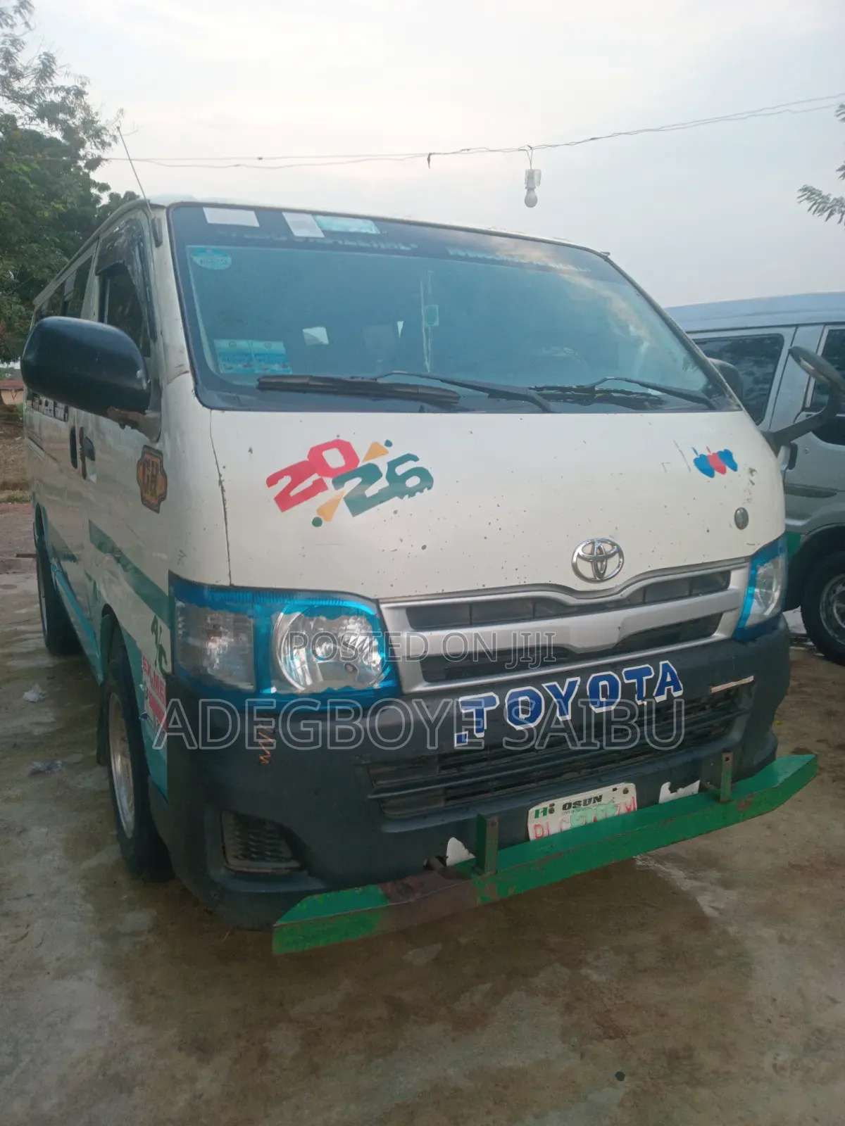 Toyota HiAce 2011 White
