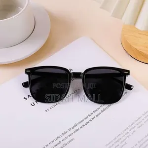 Unisex Black Frame + Grey Sheet Glass