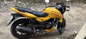Bajaj Pulsar 220 F 2023 Yellow
