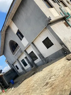 10bdrm Block of Flats in Igando / Ikotun/Igando for sale