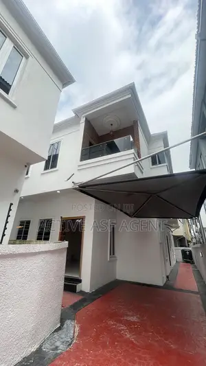 4bdrm Duplex in Chevron for sale