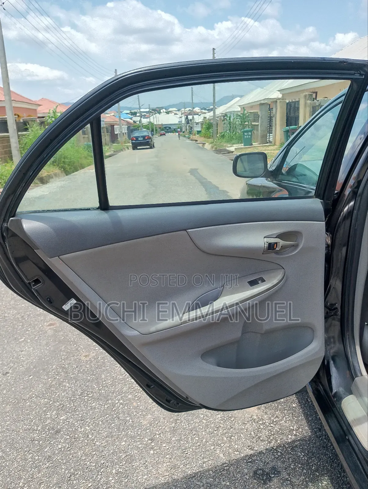 Toyota HiAce 2010 Black