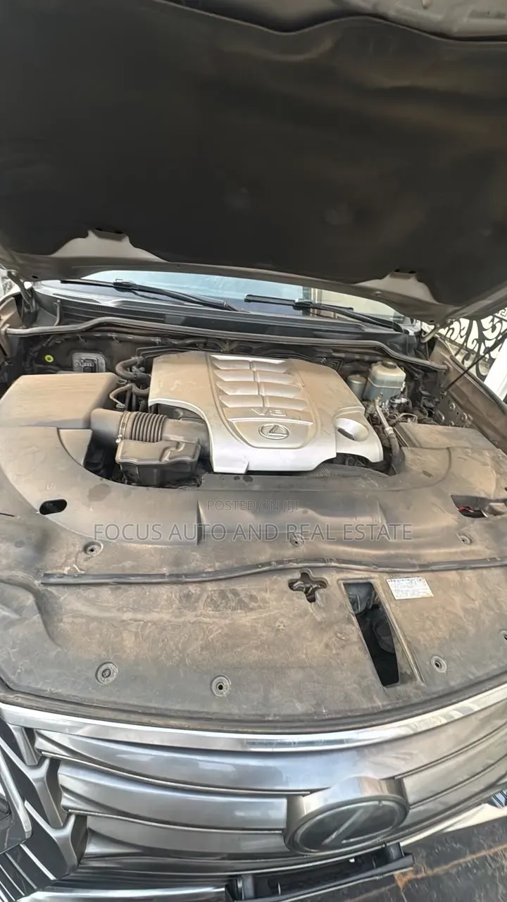 Lexus LX 570 AWD 2018 Gold