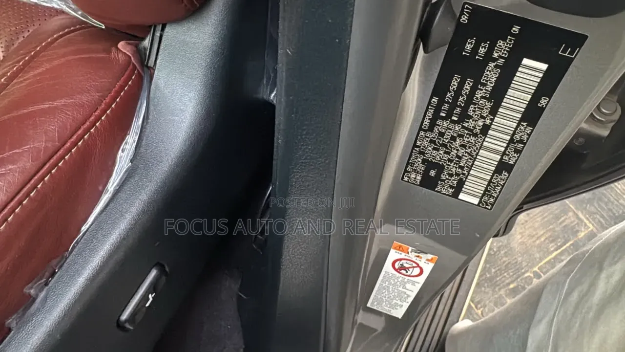 Lexus LX 570 AWD 2018 Gold