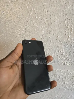 Apple iPhone SE (2020) 64 GB Black