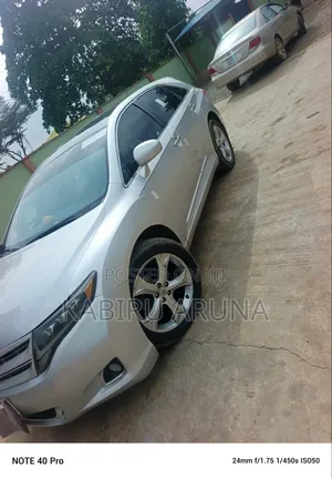 Toyota Venza 2011 Silver