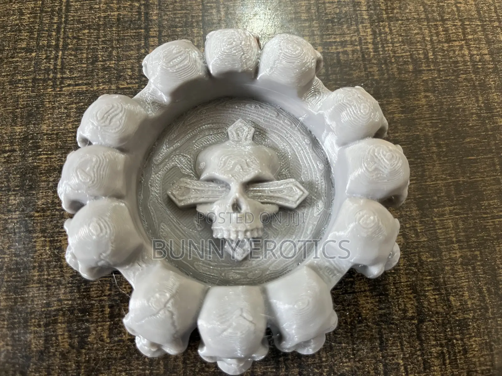 Skull Design Ash-Tray