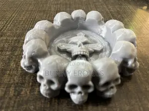 Skull Design Ash-Tray