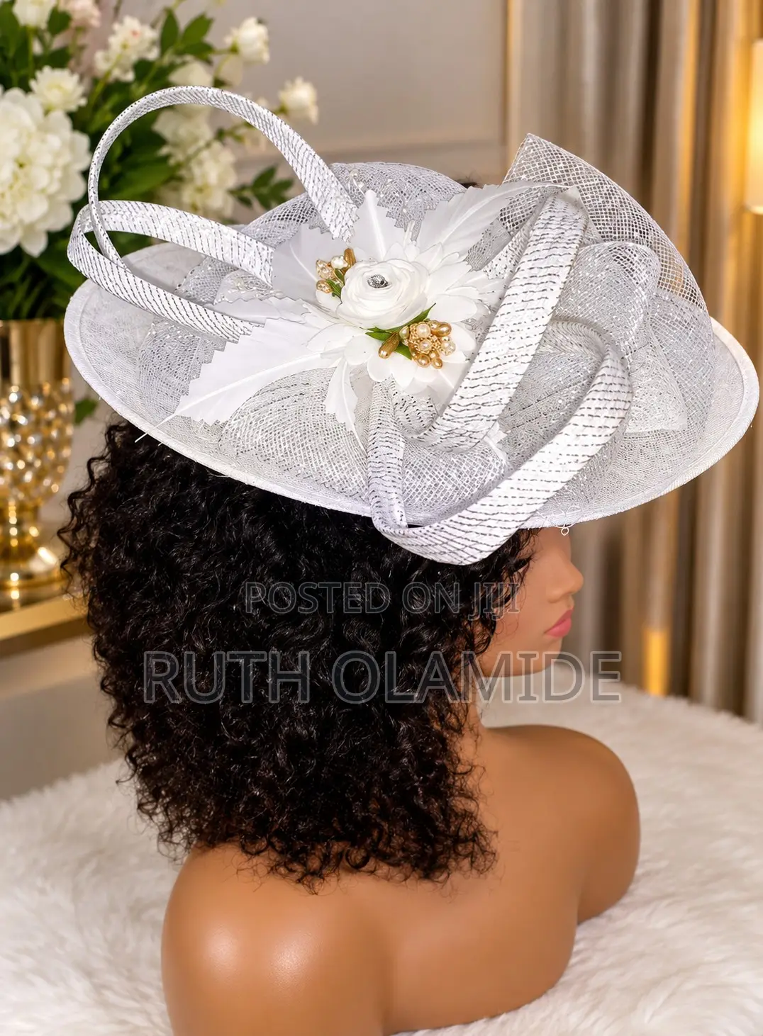 Exquisite Fascinator