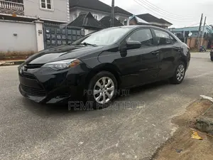Toyota Corolla LE Eco (1.8L 4cyl 2A) 2018 Black