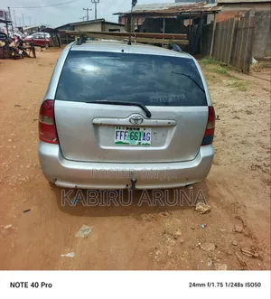Toyota Corolla 2004 Silver