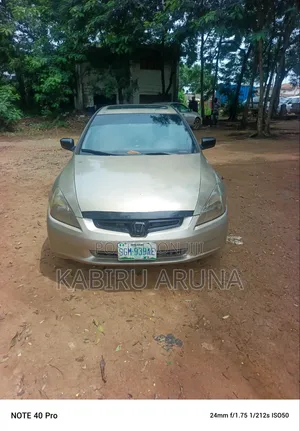 Honda Accord 2005 Gold