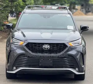 Toyota Highlander XSE 2022 Gray