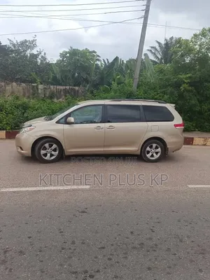 Toyota Sienna 7 Passenger 2011 Gold