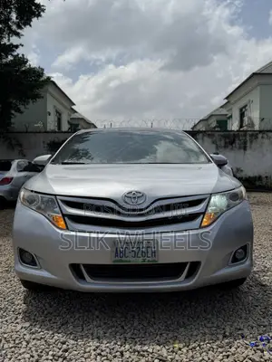Toyota Venza AWD 2010 Silver
