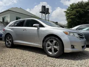 Toyota Venza AWD 2010 Silver