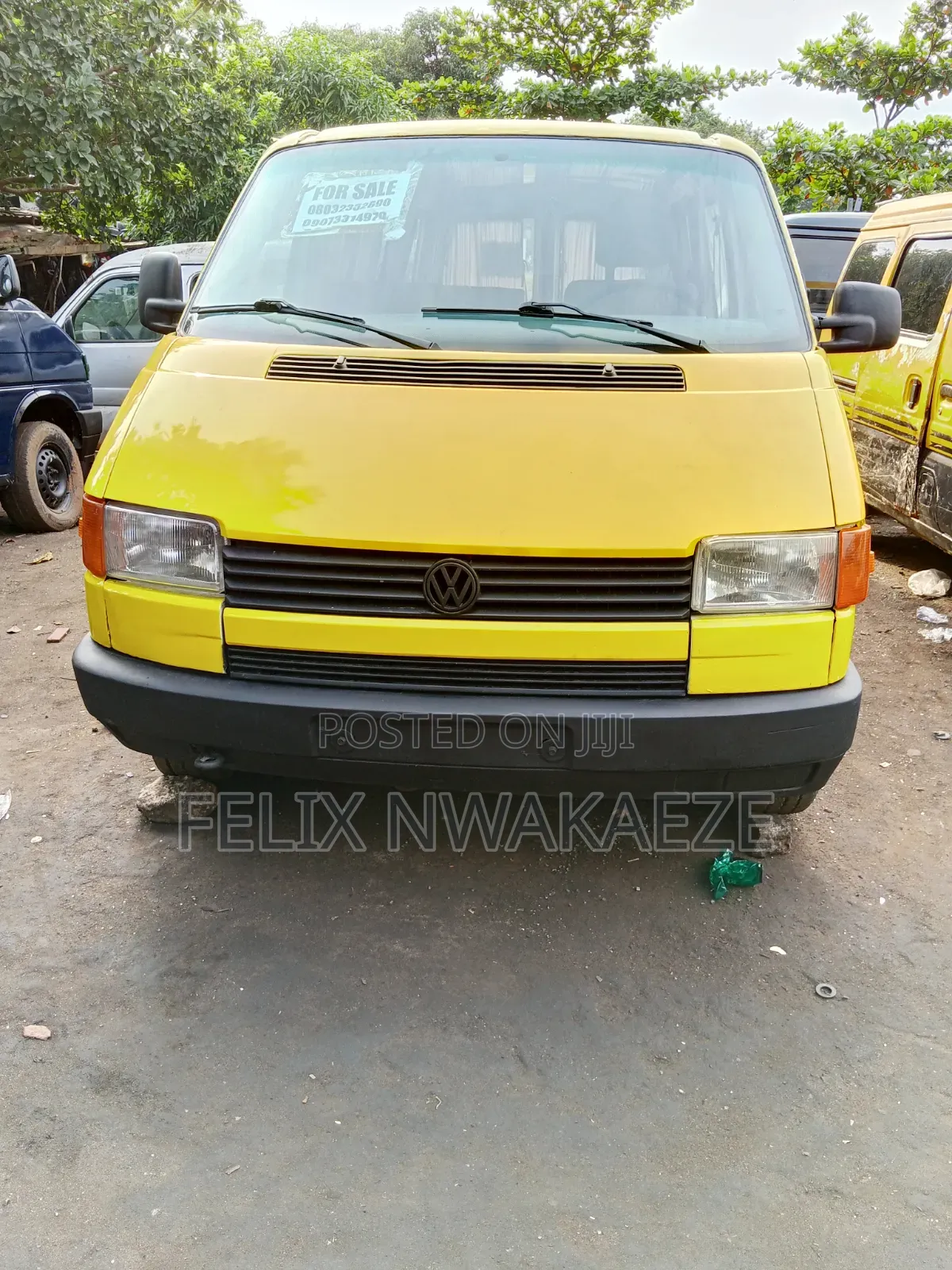 Volkswagen Transporter 2011 Yellow