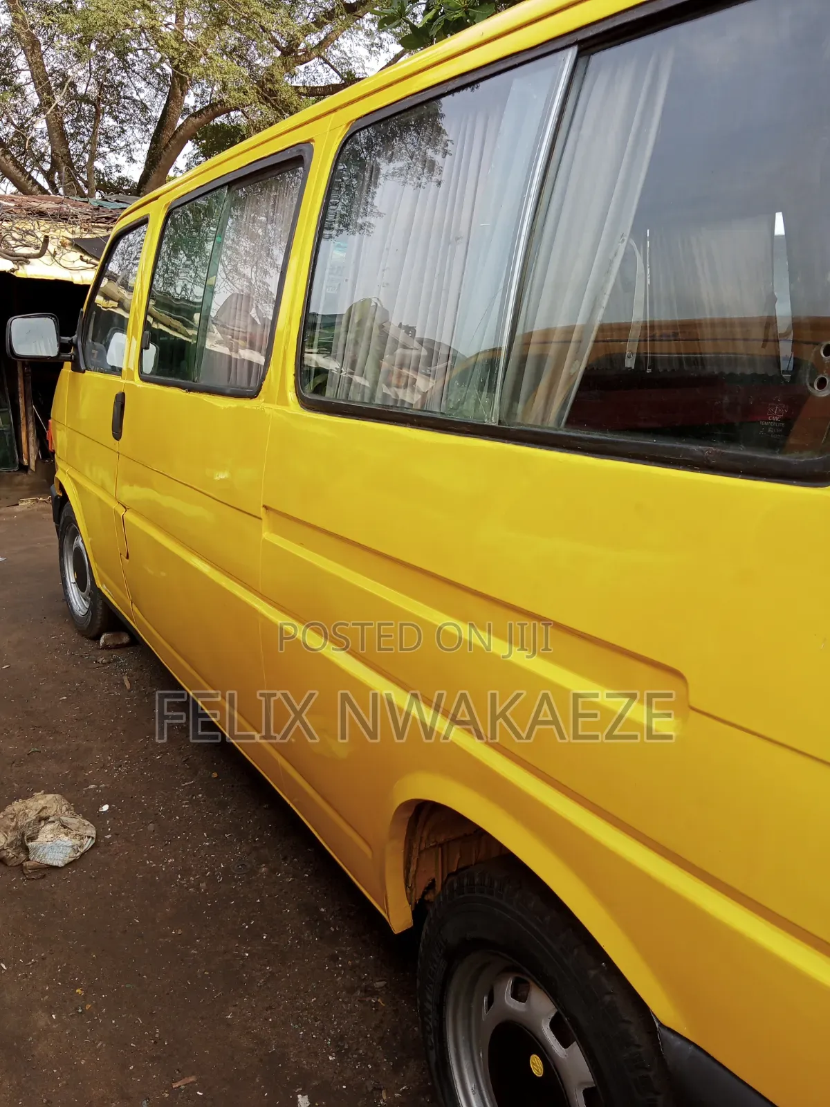 Volkswagen Transporter 2011 Yellow