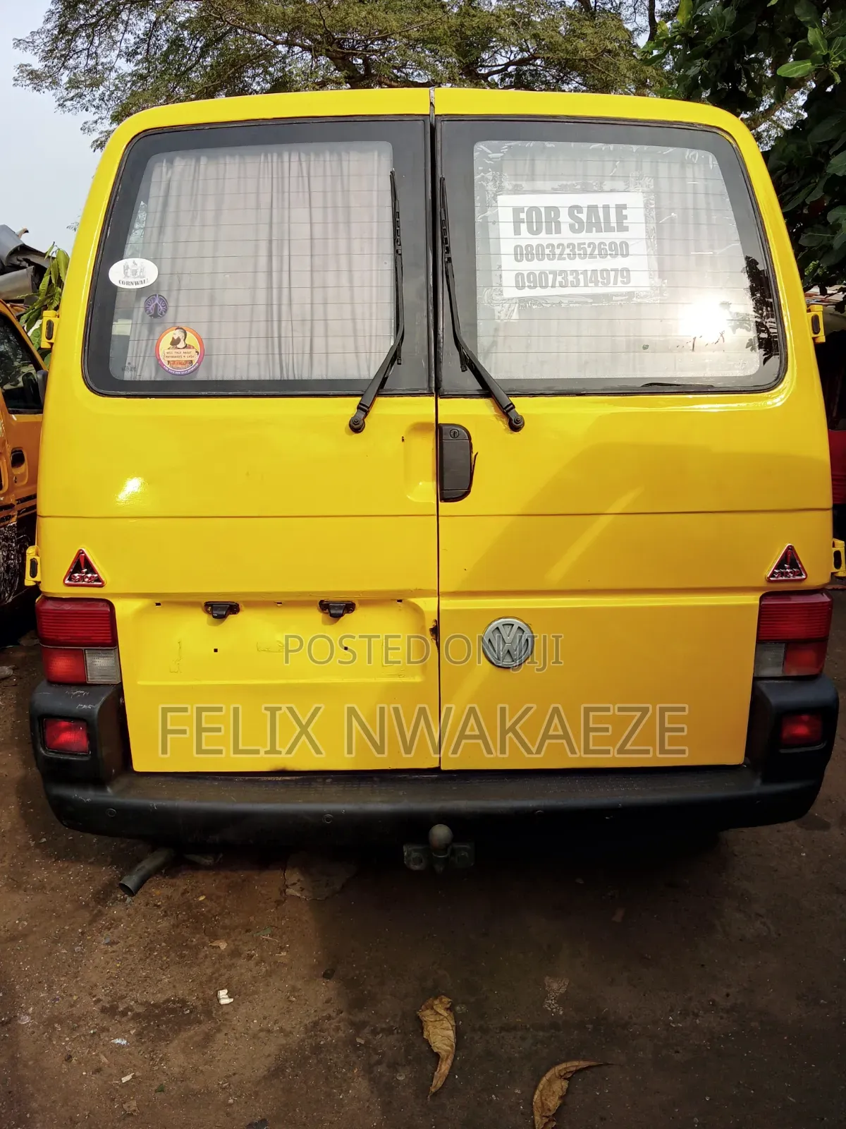 Volkswagen Transporter 2011 Yellow