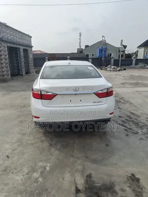 Lexus ES 2013 White