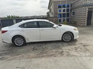 Lexus ES 2013 White