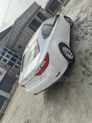 Lexus ES 2013 White