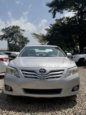 Toyota Camry LE 4dr Sedan (2.5L 4cyl 6AM) 2010 White