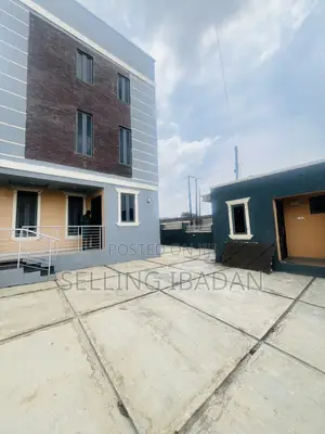 5bdrm Townhouse/Terrace in Bodija for sale