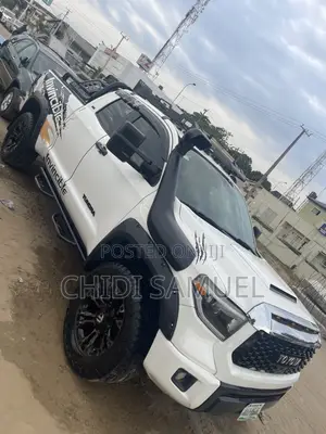 Toyota Tundra 2012 White