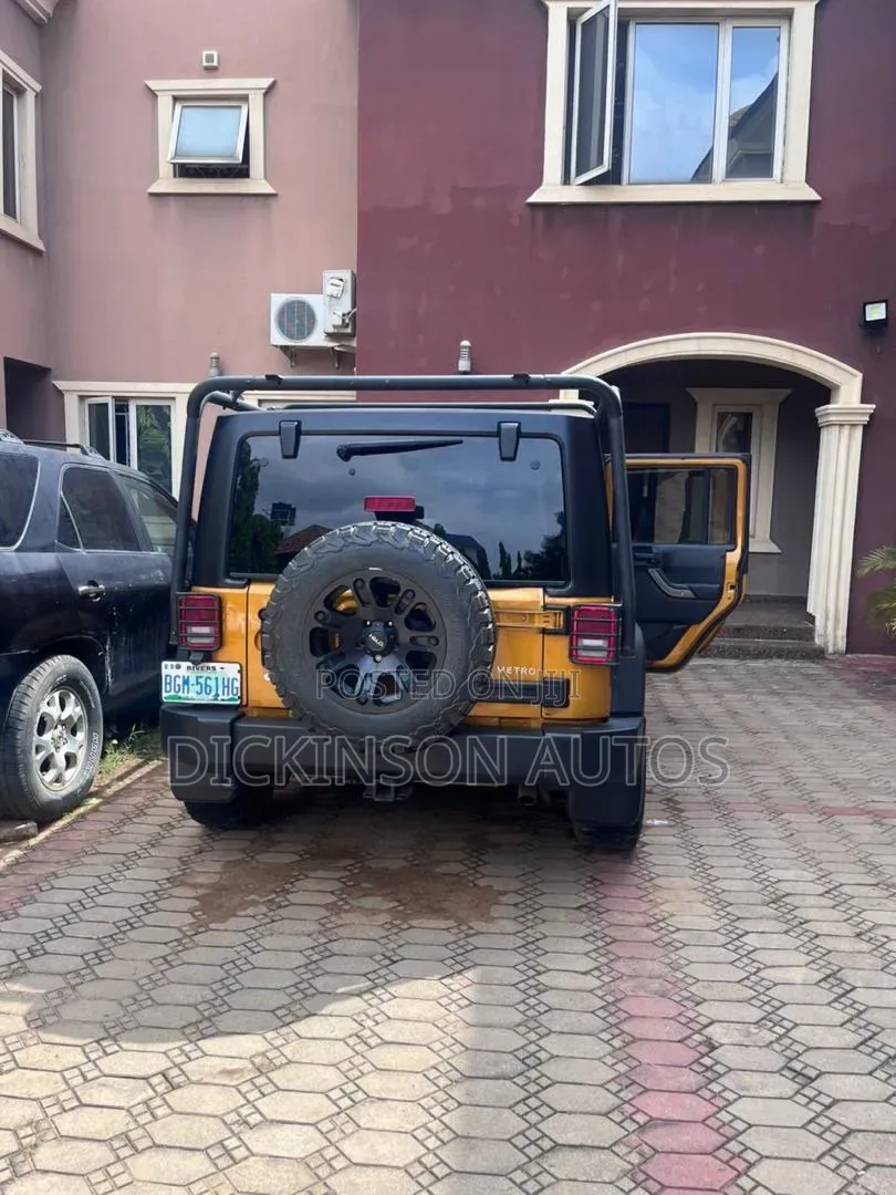 Jeep Wrangler 2015 Orange