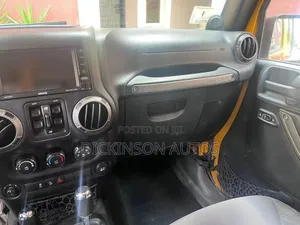 Jeep Wrangler 2015 Orange