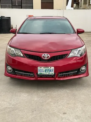Toyota Camry SE V6 4dr Sedan (3.5L 6cyl 6A) 2013 Red