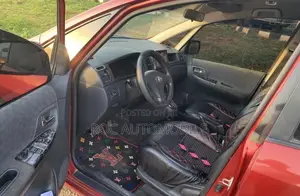 Toyota Verso 2010 Red
