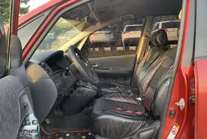 Toyota Verso 2010 Red
