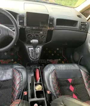 Toyota Verso 2010 Red