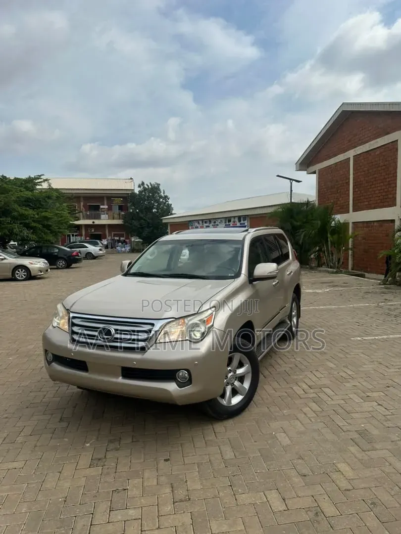 Lexus GX 2012 Gold