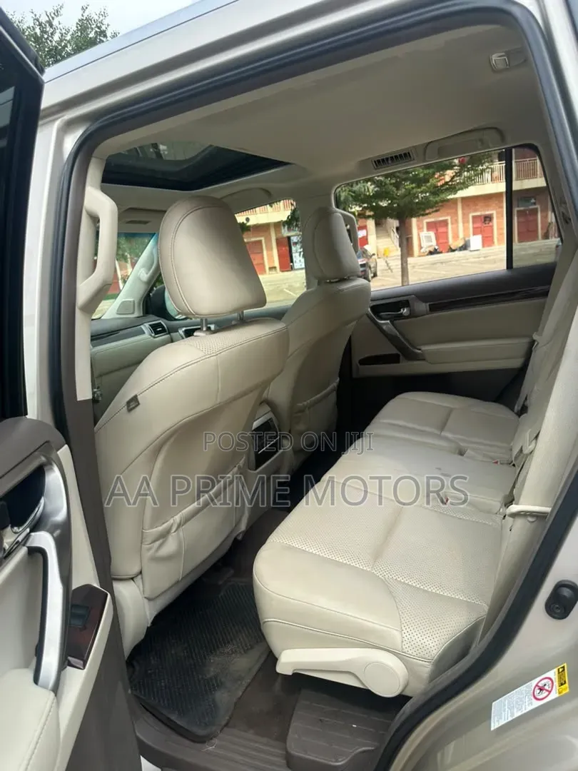 Lexus GX 2012 Gold