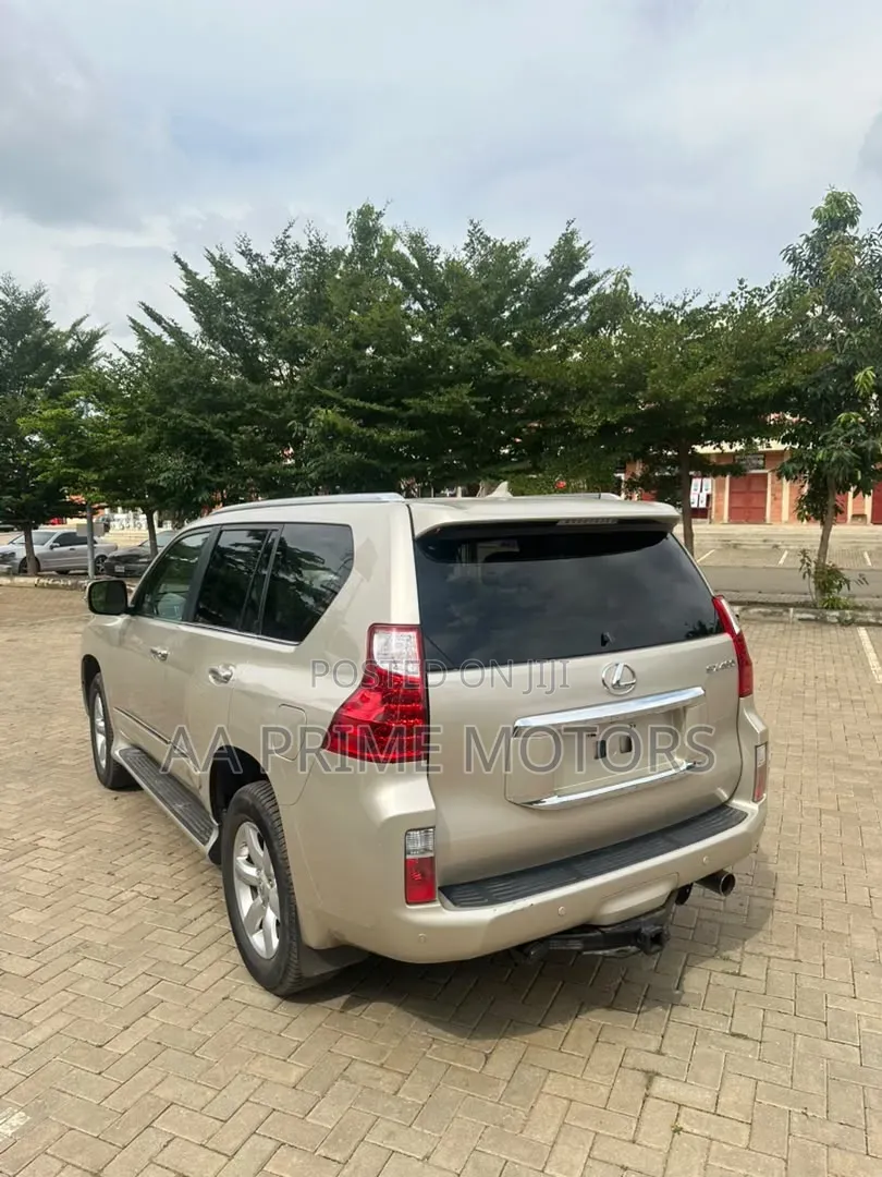 Lexus GX 2012 Gold