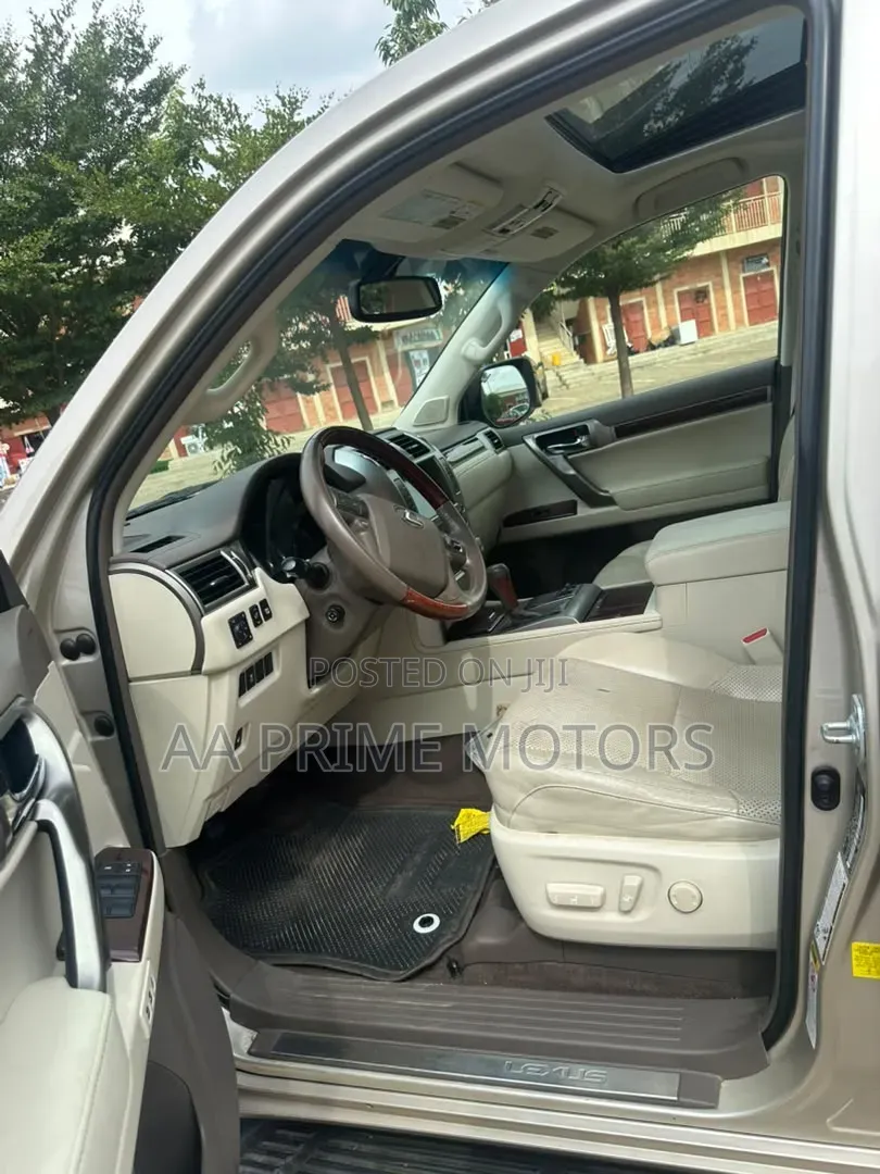 Lexus GX 2012 Gold