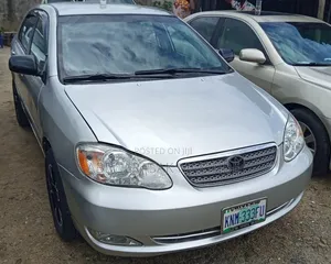 Toyota Corolla 2005 Gold