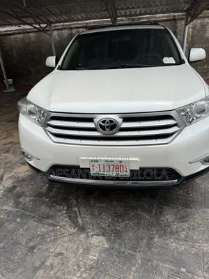 Toyota Highlander Limited 2012 White