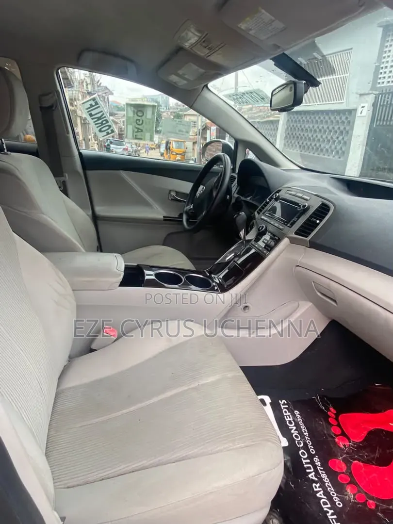 Toyota Venza 2012 Silver